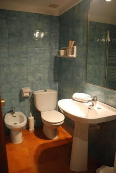 Hostal Torras Сан-Іларі-Сакальм Екстер'єр фото